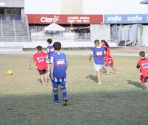 Jogando pela paz: iniciativa do MPAL promove tarde de lazer para filhos de torcedores do CSA e CRB