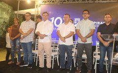 Luciano Barbosa entrega 25 ruas pavimentadas no antigo lixão e anuncia 100 novas casas para famílias de catadores em Arapiraca