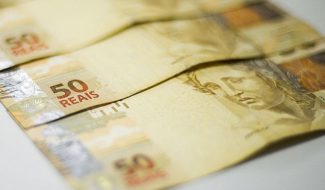 Entenda como são calculadas as parcelas do 13º salário