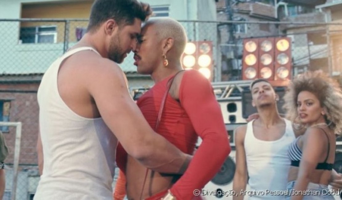 Modelo fala de beijo em Nego do Borel no clipe 'Me Solta': 'Acabou rolando'