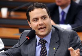 Governador confirma concurso para Saúde e faz balanço de obras tocadas pelo Estado