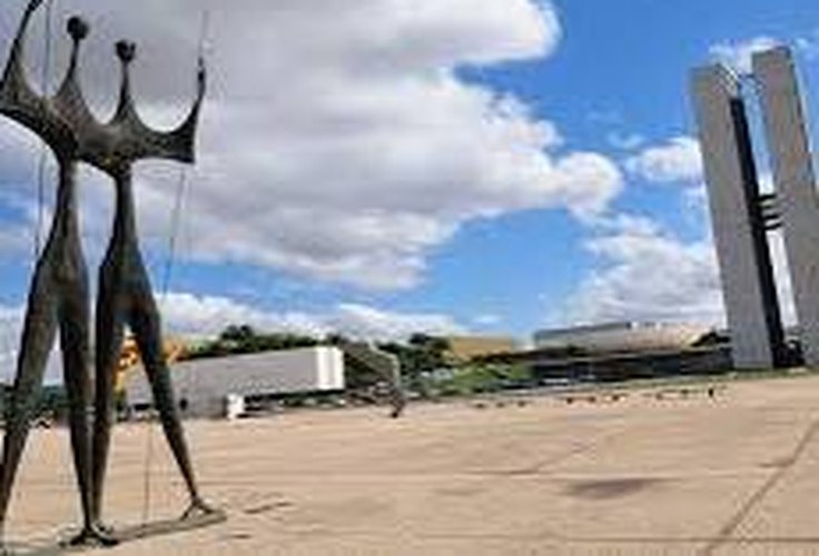 Unidade e Especialização nas Instituições Jurídicas Brasileiras: Uma Análise do Direito, do Estado, dos Poderes da República e do Ministério Público