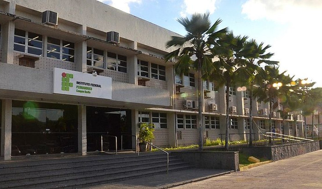 Instituto Federal de Pernambuco abre concurso com salários de até R$ 4.180,66