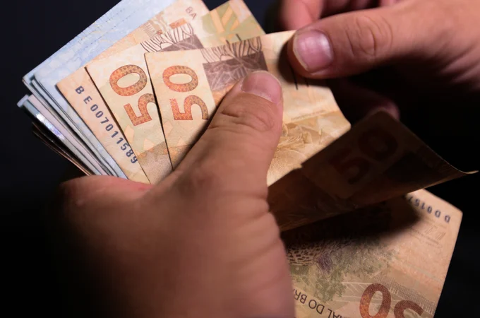 Bancos começam a oferecer o Desenrola, mas atendimento ainda é limitado
