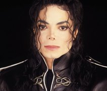 Michael Jackson é acusado de simular casamento com menino nos anos 80