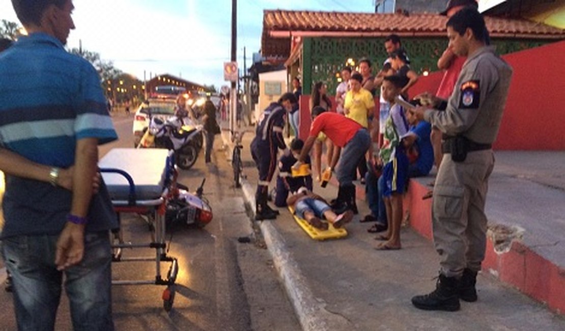 Mulher é atropelada por moto enquanto tentava atravessar via no Parque Ceci Cunha