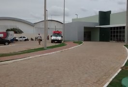 Empresário sofre atentado a tiros no interior de seu estabelecimento
