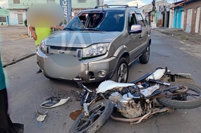 Motociclista fica ferido após colidir de frente com carro em Arapiraca