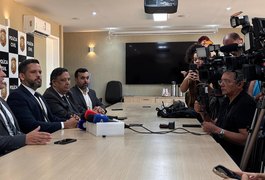 Em coletiva de imprensa, comando da PC fala sobre a morte de dois agentes de polícia no Sertão de Alagoas