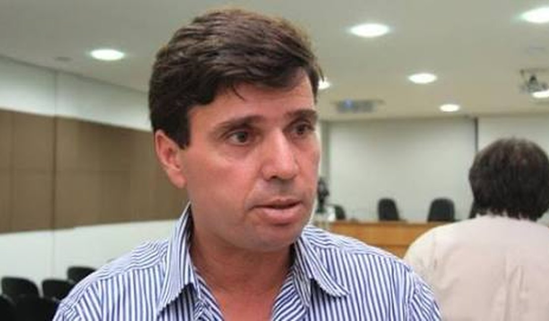 ﻿TJ recebe denúncia contra prefeito de Penedo por desobediência