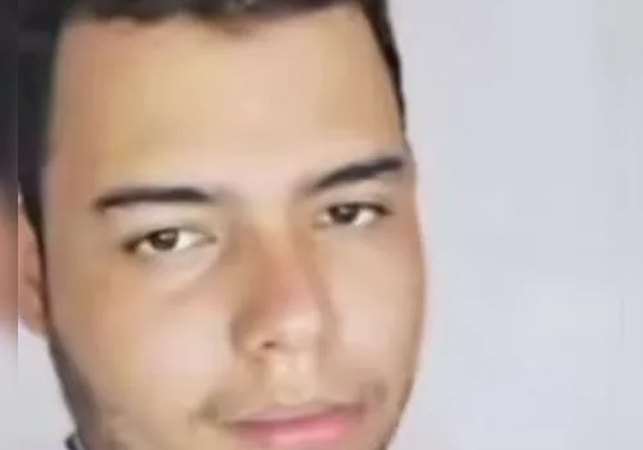 Jovem de 20 anos morre após colisão entre motocicleta e caminhão em Inhapi