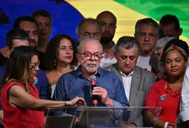 'Não existem dois Brasis', diz Lula em discurso de vitória afirmando que vai governar para todos brasileiros