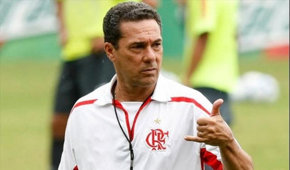 Após reunião com a diretoria, Vanderlei Luxemburgo é demitido do Flamengo