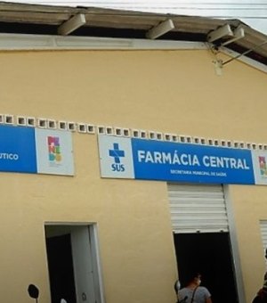 Farmácia Central da Secretaria de Saúde de Penedo recebe medicamentos que estavam em falta