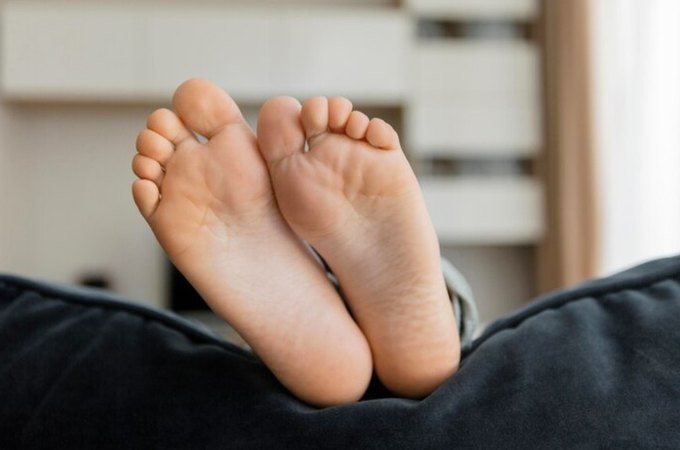 Homem revela que serviu o próprio pé a amigos após amputação e história viraliza em podcast