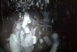 Jovem é preso por matar homem em boate e afirma que crime foi motivado por assédio à namorada