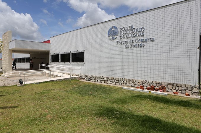 Homem é condenado a cinco anos por matar outro com golpes de faca em Penedo