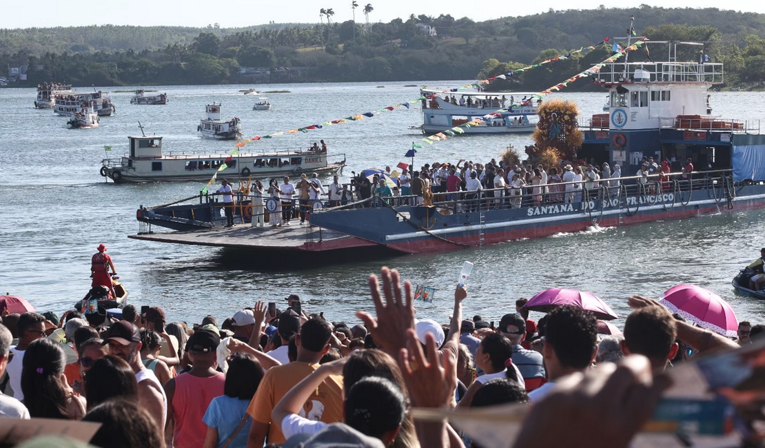 Fé e Tradição: Penedo celebra 142ª edição da Festa do Bom Jesus dos Navegantes