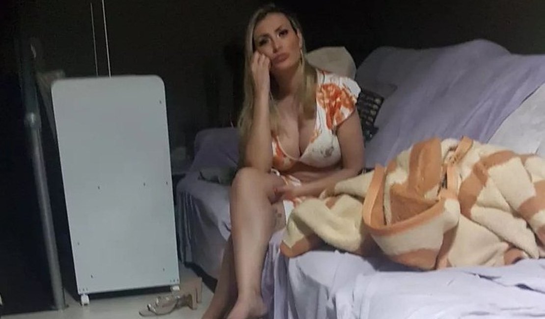 Ex aparece com polícia em boate e ﻿Andressa Urach é levada de volta para casa