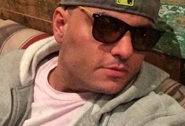 Justiça decreta prisão de humorista Carlinhos Mendigo por dívida de mais de R$ 90 mil de pensão alimentícia