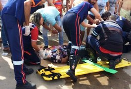 Colisão envolvendo um carro e três motos deixa quatro pessoas feridas na AL-220, em Arapiraca