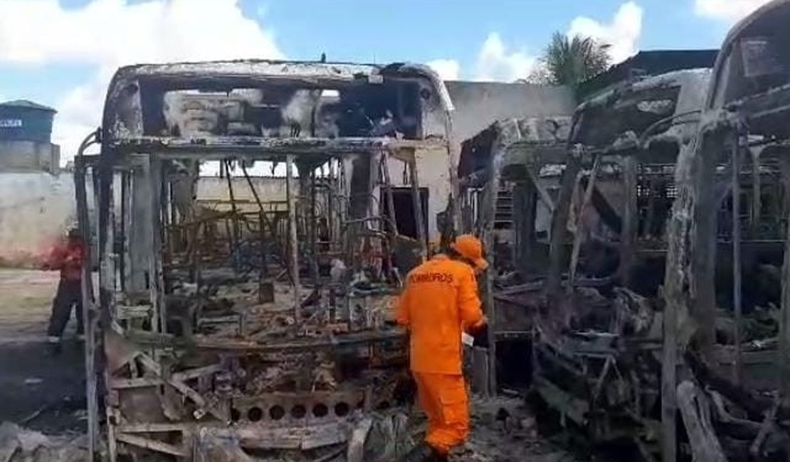 Incêndio em garagem de ônibus, em Arapiraca causou prejuízo de mais de R$ 1 milhão