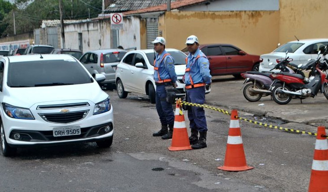 SMTT orienta sobre os cuidados ao dirigir em dias de chuva