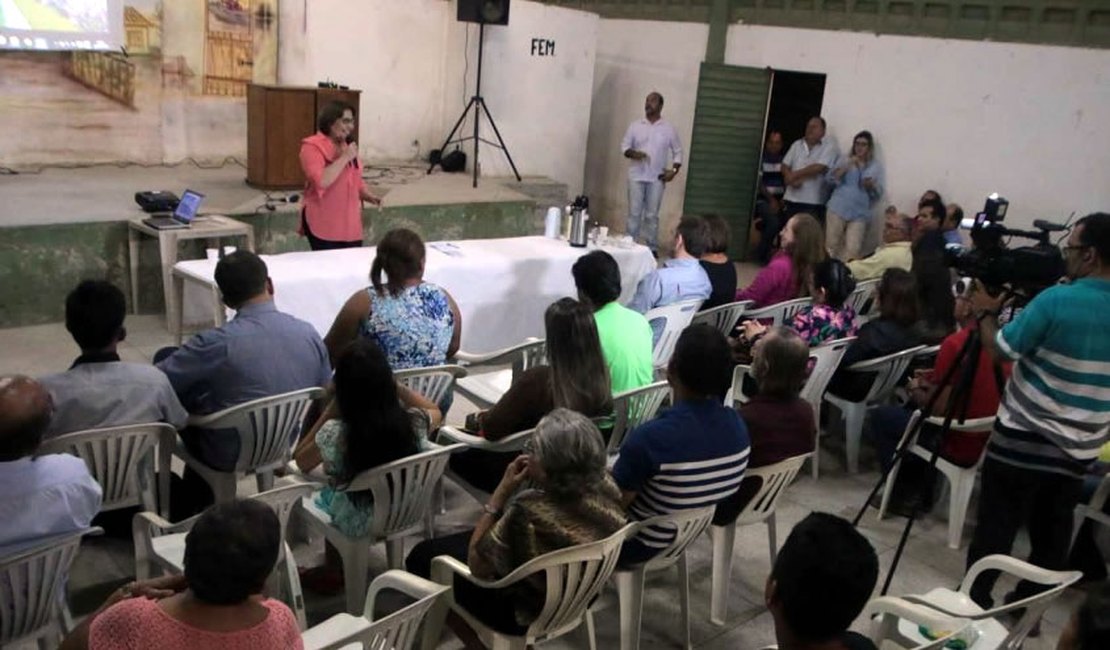 Prefeitura ouve sugestões e apresenta projetos para o bairro Canafístula