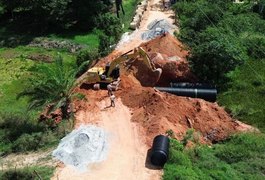 Investimento da Prefeitura de Penedo amplia escoamento de águas na estrada da Ponta Mofina