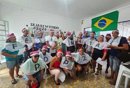 Pessoas em situação de rua participam de celebração natalina em centros de referência de Maceió