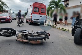 Motociclista avança placa de pare, colide em carro e fica ferido em Arapiraca