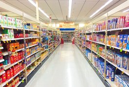 Dentista é presa ao tentar furtar alimentos de supermercado em Maceió