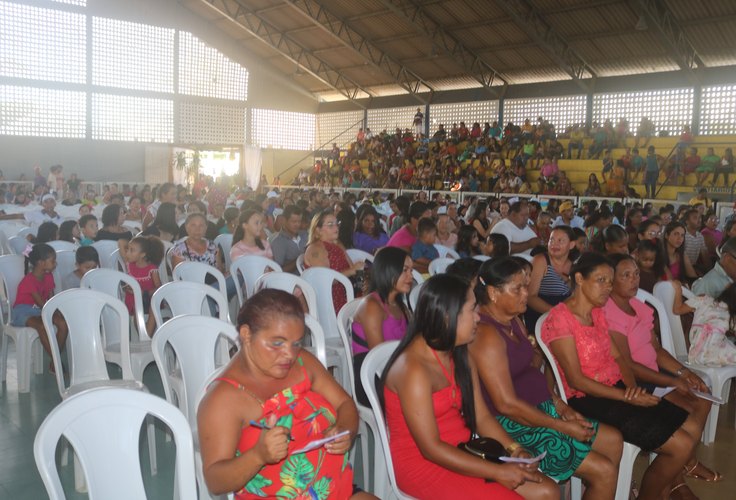 No Dia das Mães, Deputado e prefeito promovem grande festa com sorteio de prêmios