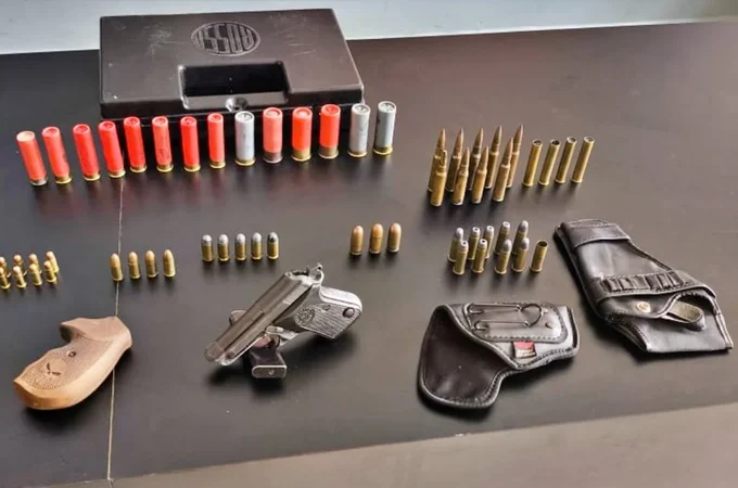 Pistola e dezenas de munições são apreendidas com homem em Rio Largo