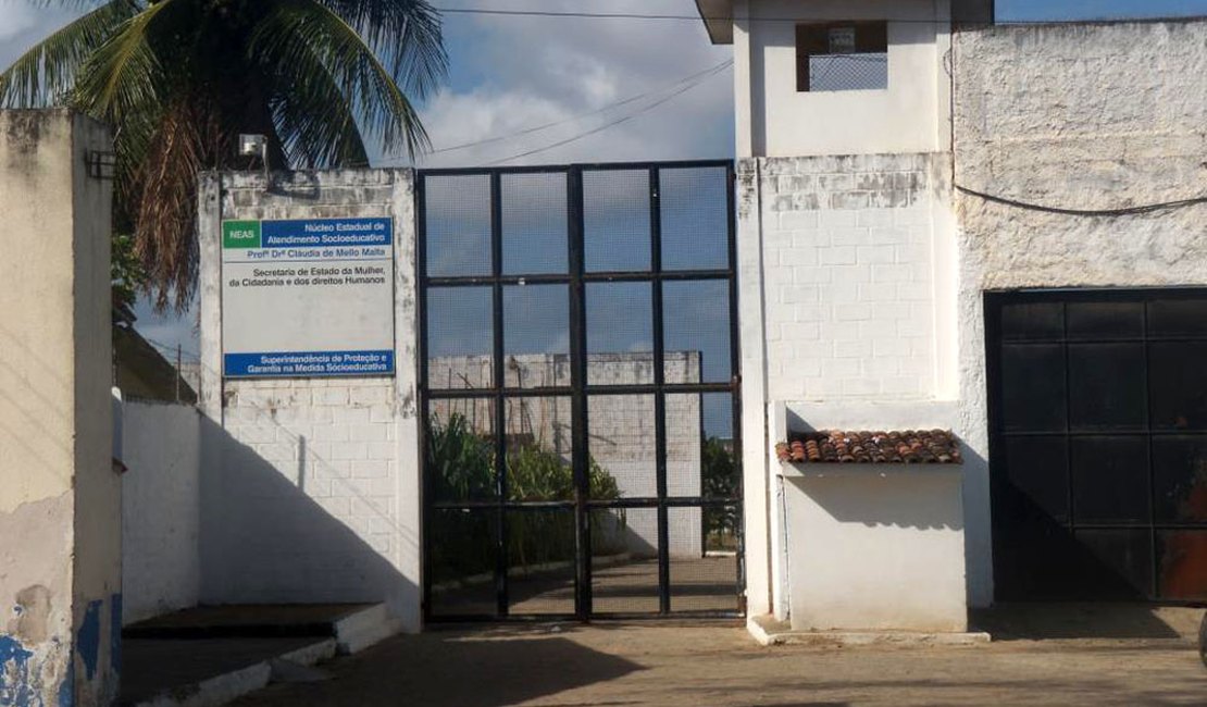 Menores da UIM fazem motim e monitor fica ferido em Maceió