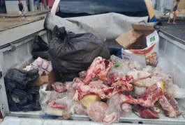 Fiscais apreendem 450 kg de carnes estragadas em mercadinho, em Maceió