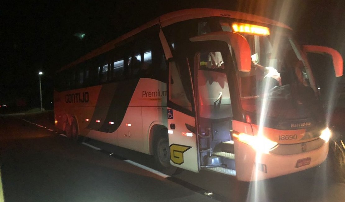 Bandidos assaltam dois ônibus interestaduais na BR 101, em Boca da Mata