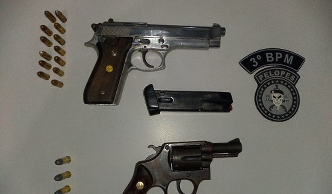 Mesmo após arremessar arma de fogo no telhado, suspeito é capturado pela PM, em Arapiraca