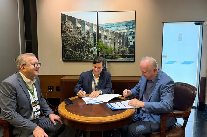 AMA firma cooperação com a CNM para implantação de plataforma de compras públicas nos municípios alagoanos