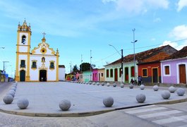 Menor é apreendido ao ser flagrado com revólver e drogas