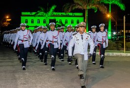 Cadetes do Curso de Formação de Oficiais da PM recebem o Espadim Tiradentes