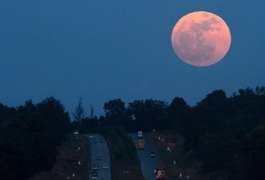 Olhe para o céu! Terceira superlua do ano surge nesta terça (7/4)