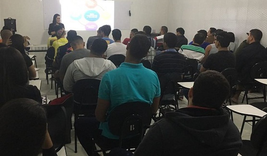 Empresa de Arapiraca prepara alunos para concursos da PM de AL, PE e SE