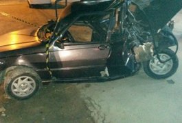 Colisão entre carro e caminhão guincho deixa feridos em Maceió