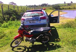 Polícia recupera motocicleta roubada em Lagoa da Canoa