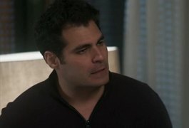 Bêbado, Ciro humilha  Magnólia após morte de Beth
