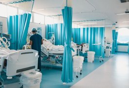 Indicadores registram aumento de internação e recorde de óbitos entre jovens por Covid