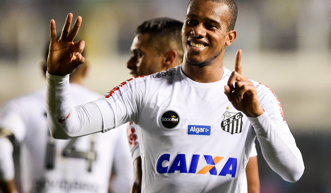 CRB acerta com o atacante colombiano Jonathan Copete, ex-Santos, Vélez e Atlético Nacional