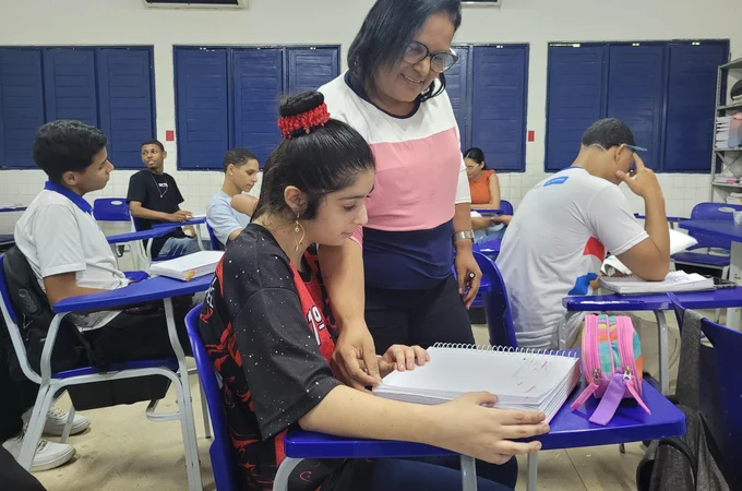 Paulo Dantas anuncia bonificação de 90 milhões para servidores da Educação