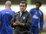 Carlos Alberto Parreira, ex-técnico da Seleção Brasileira, é internado no Rio